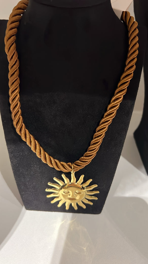 Collier Sun